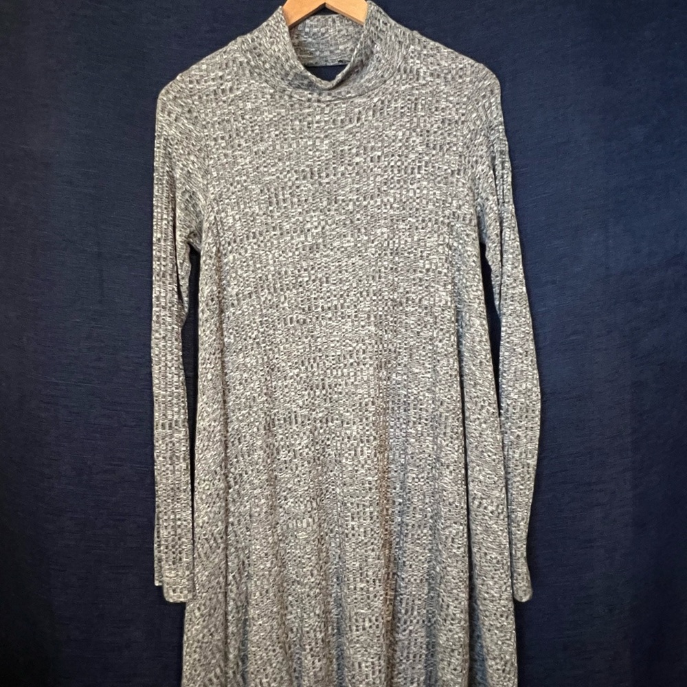 Gray Long Sleeve Knit Dress with Detailed Back
